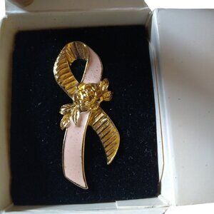 AVON Breast Cancer Awareness Pin Brooch Gold Tone Pink Ribbon In Box
